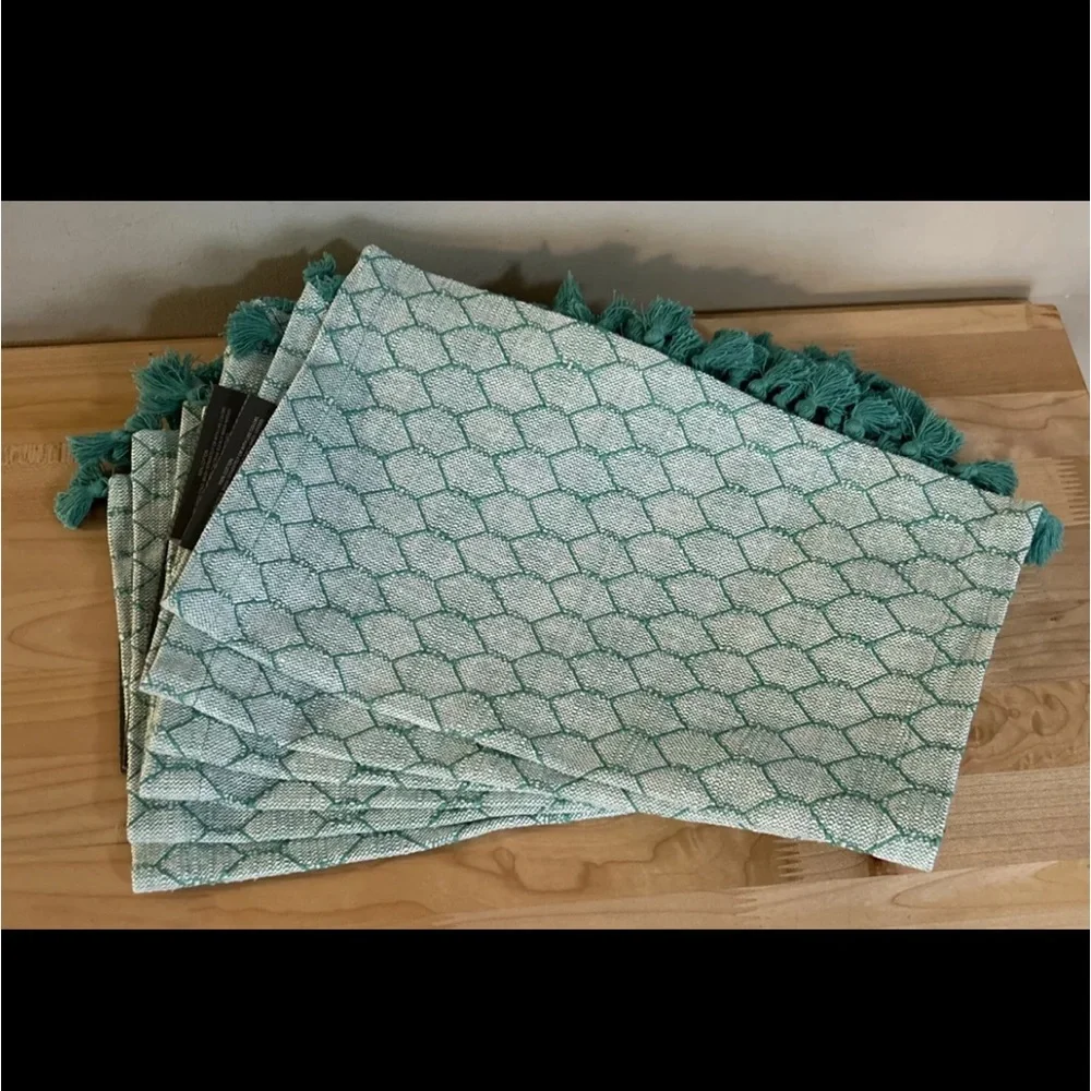 NEW Threshold Machine Washable Placemats Set Of 6 Turquoise & White 14” X 19”